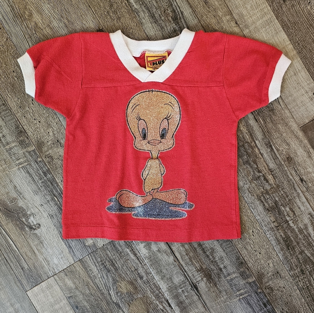 Vintage 1980’s TPlus Looney Tunes Tweety Bird Graphic T-Shirt